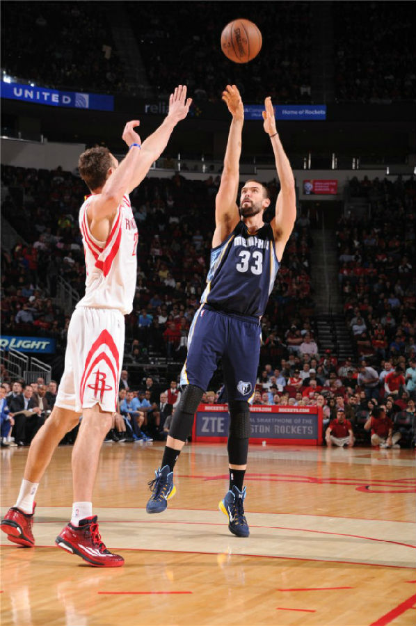 击败强劲对 击败强劲对