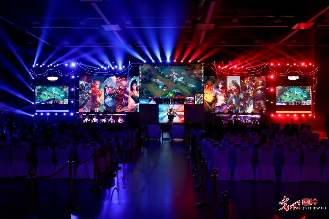 涉于进攻的 涉于进攻的